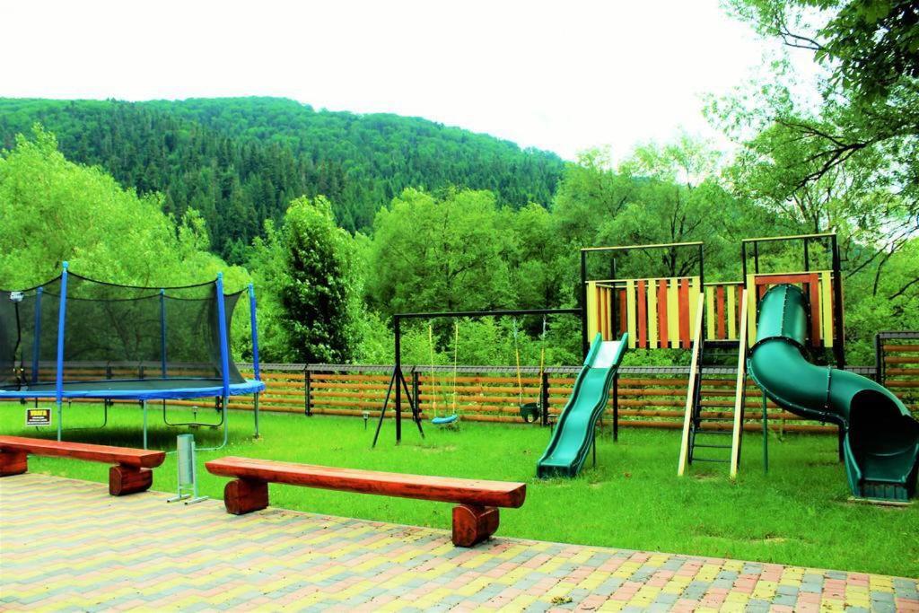 Вишиванка Deliatyn Exterior photo