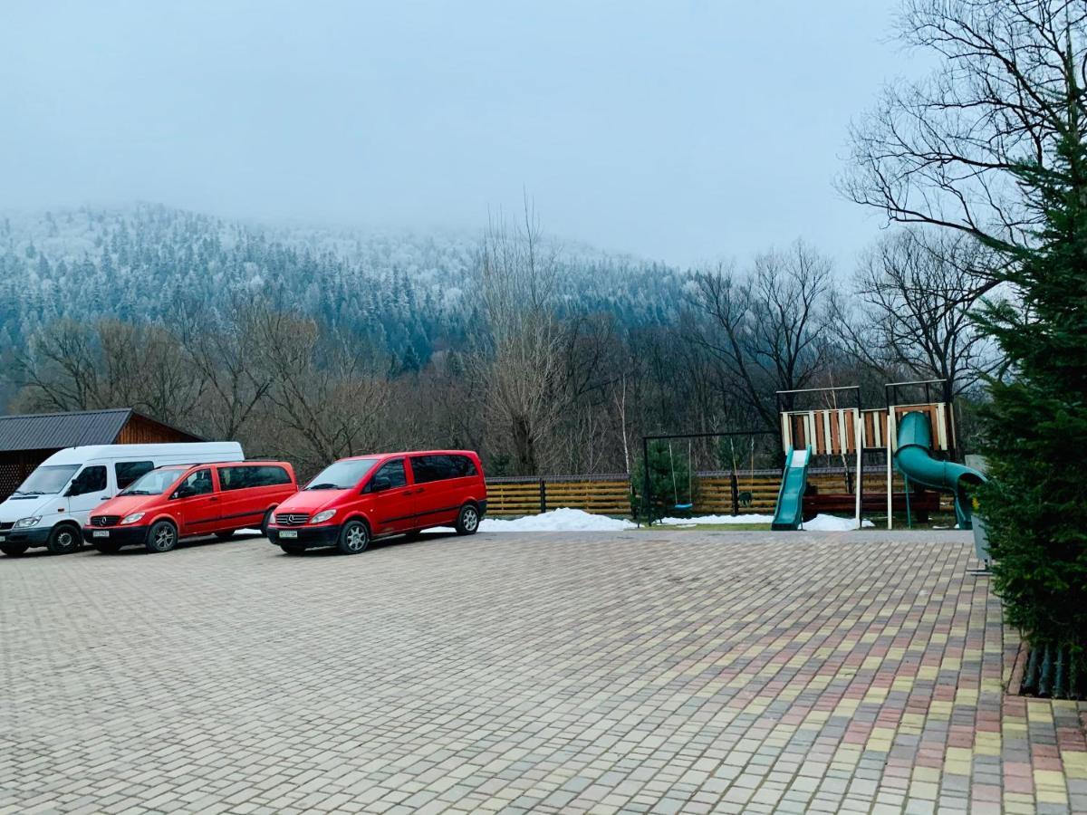 Вишиванка Deliatyn Exterior photo