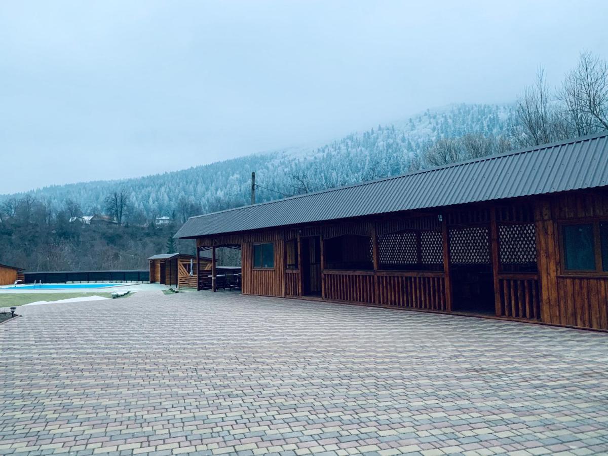 Вишиванка Deliatyn Exterior photo