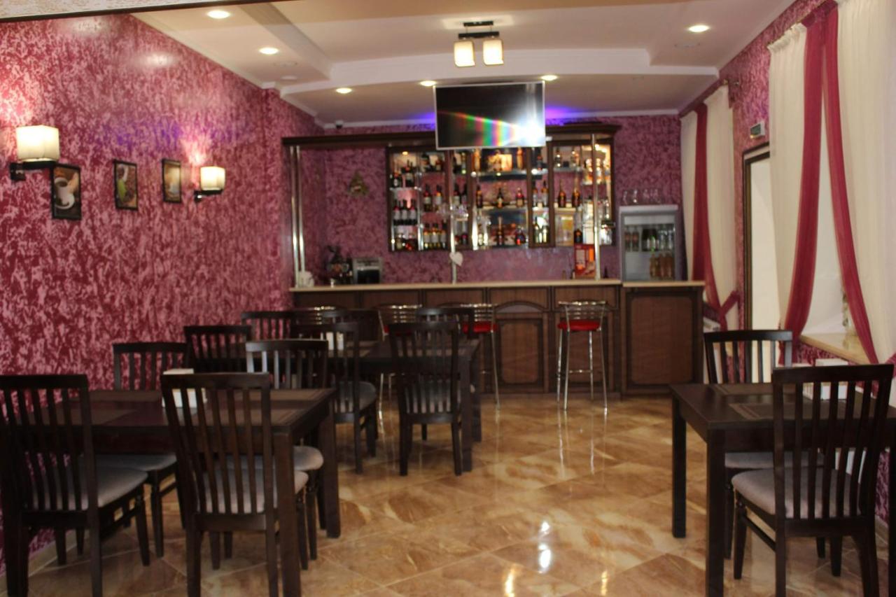 Вишиванка Deliatyn Exterior photo